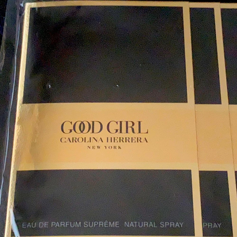 Good Girl Eau De Parfum SUPREME Carolina Herrera 🍸💄💋